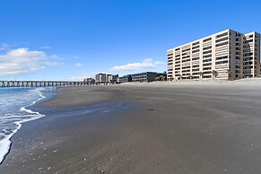Coastal Retreat: Beach Access & Modern Comforts 2 Bedroom Condo