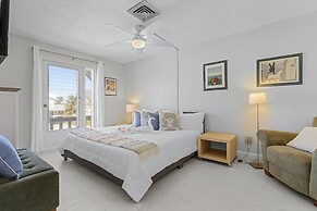 21591 Waterfront Duplex With Pool And Spa 2 Bedroom Condo