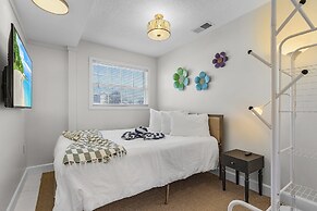 21591 Waterfront Duplex With Pool And Spa 2 Bedroom Home