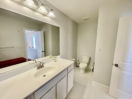 Big Waterfront House W/ Amazing View And Swim Deck 3 Bedroom Home