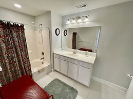 Big Waterfront House W/ Amazing View And Swim Deck 3 Bedroom Home