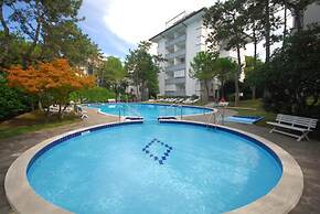 Elegant Retreat With Pool View