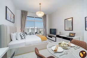 Vogue Jewelz Resident near MiracleGarden