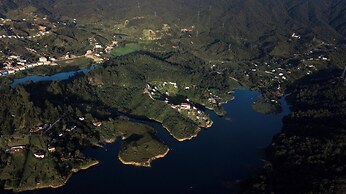 EL NIDO HOTEL GUATAPE