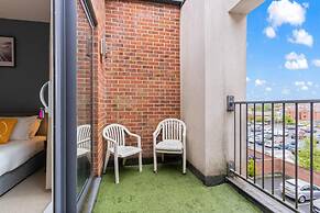 Tranquil Telford Retreat With 2 Bedrooms