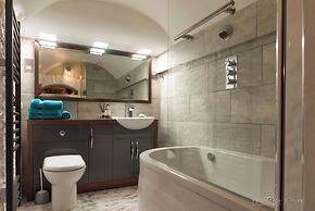 Barbican - Historic - Pets Ok - Parking - 5 Guests