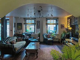 Barbican - Historic - Pets Ok - Parking - 5 Guests