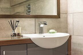 Barbican - Historic - Pets Ok - Parking - 5 Guests