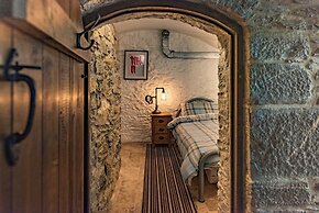 Barbican - Historic - Pets Ok - Parking - 5 Guests