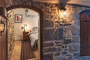 Barbican - Historic - Pets Ok - Parking - 5 Guests