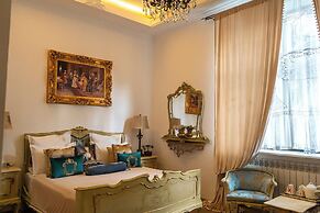 Conacul Coroanei Luxury Boutique Hotel