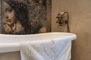 Conacul Coroanei Luxury Boutique Hotel