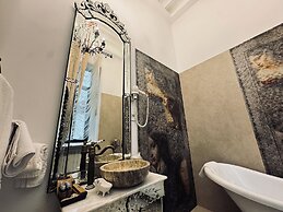 Conacul Coroanei Luxury Boutique Hotel