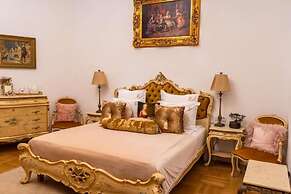 Conacul Coroanei Luxury Boutique Hotel