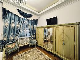 Conacul Coroanei Luxury Boutique