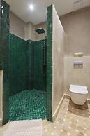 Riad Valentine