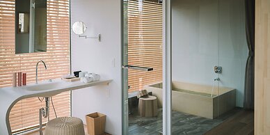 Snow Peak FIELD SUITE SPA HEADQUARTERS