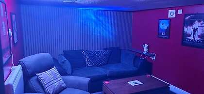 High Street Apartment Getaway in Inverurie