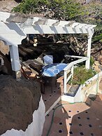 Barbara Gortito, 2 Bedrooms Flat With A Sea View