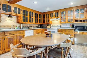 Lakefront Cabin w/ Shared Beach in Cecil!