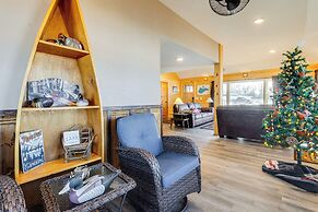 Lakefront Cabin w/ Shared Beach in Cecil!