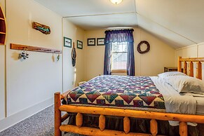 Lakefront Cabin w/ Shared Beach in Cecil!