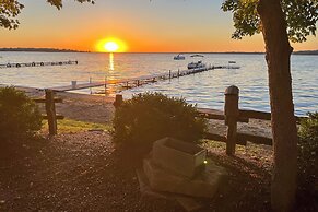 Lakefront Cabin w/ Shared Beach in Cecil!