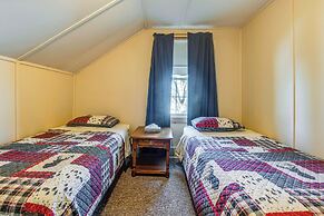 Lakefront Cabin w/ Shared Beach in Cecil!