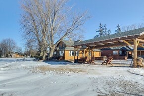 Lakefront Cabin w/ Shared Beach in Cecil!