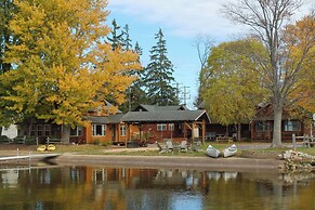 Lakefront Cabin w/ Shared Beach in Cecil!