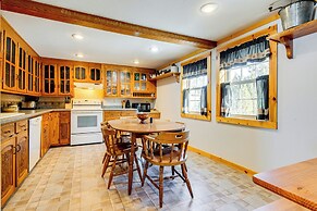 Lakefront Cabin w/ Shared Beach in Cecil!