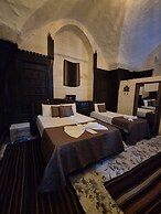 Şanliruha Konukevi ve Sira Geceleri