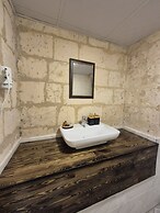 Şanliruha Konukevi ve Sira Geceleri