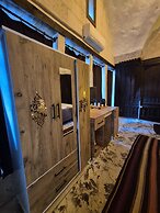 Şanliruha Konukevi ve Sira Geceleri