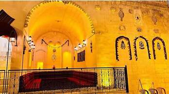 Şanliruha Konukevi ve Sira Geceleri