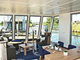 Hausboot in Ueckermuende