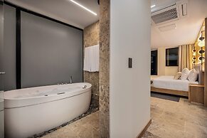 LIN Boutique Hotel by HOUSY HOST