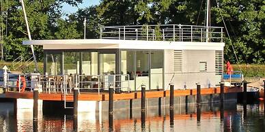 Hausboot in Ueckermuende