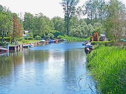 Hausboot in Barth am Barther Bodden