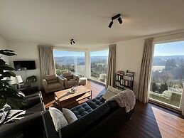Spacious Villa With Sauna