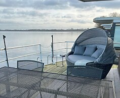Hausboot am Xantener Nordsee