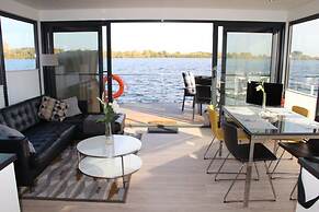 Hausboot am Xantener Nordsee