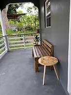 Vee's Country Apartments