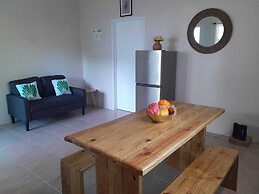 Vee's Country Apartments