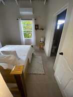 Vee's Country Apartments