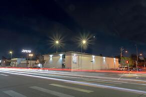 LYFE INN & SUITES by AGA- North Hollywood Universal Studios