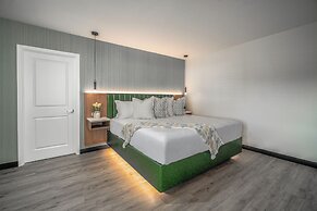 LYFE INN & SUITES by AGA- North Hollywood Universal Studios
