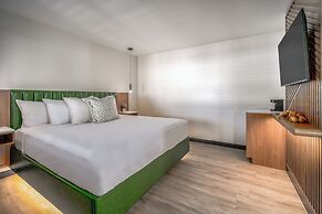 LYFE INN & SUITES by AGA- North Hollywood Universal Studios