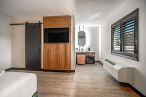 LYFE INN & SUITES by AGA- North Hollywood Universal Studios