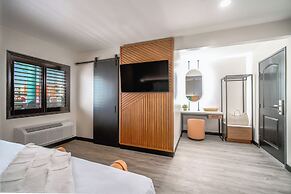 LYFE INN & SUITES by AGA- North Hollywood Universal Studios